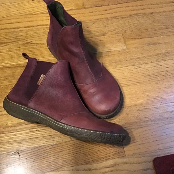 Red El Naturalista Flat Boots - Picture 2 of 5